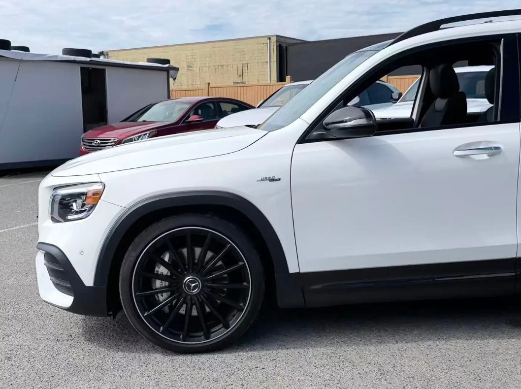 Mercedes-Benz GLB35AMG Night pack, снимка 4 - Автомобили и джипове - 55300180