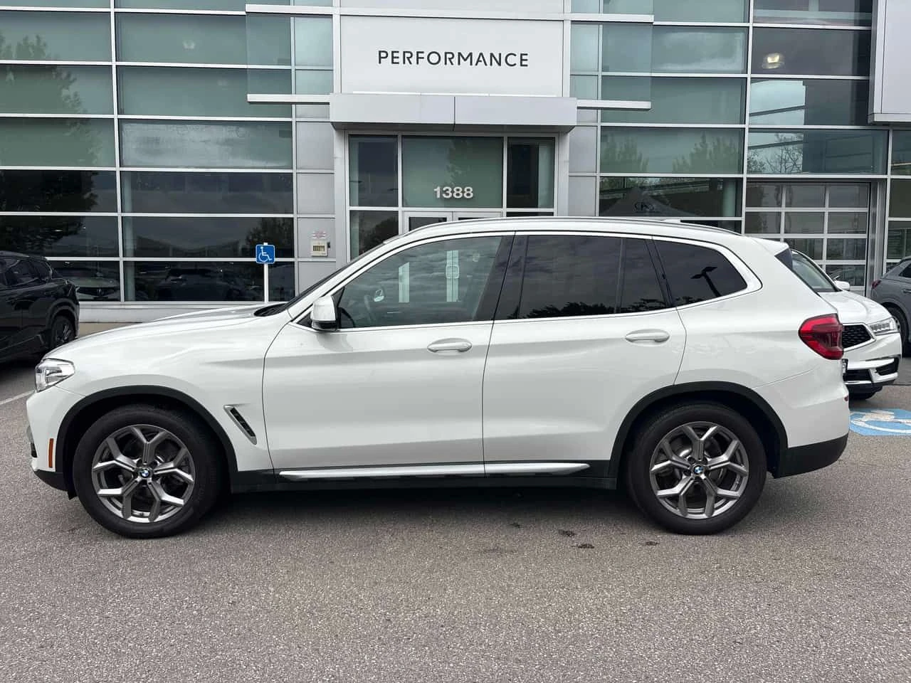 BMW X3 XDRIVE30I/CARFAX/ПАНОРАМА/ПОДГРЕВ/ПАМЕТ/КЛИП, снимка 2 - Автомобили и джипове - 55437657