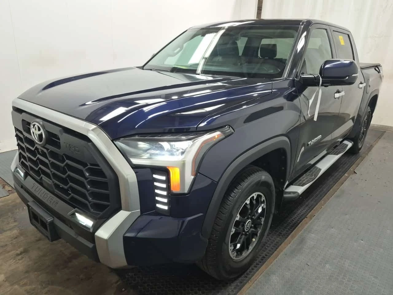 Toyota Tundra * LIMITED CREW CAB SHORT BED * CARFAX * 