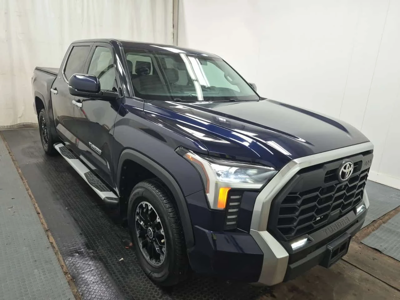 Toyota Tundra * LIMITED CREW CAB SHORT BED * CARFAX * , снимка 3 - Автомобили и джипове - 55594816
