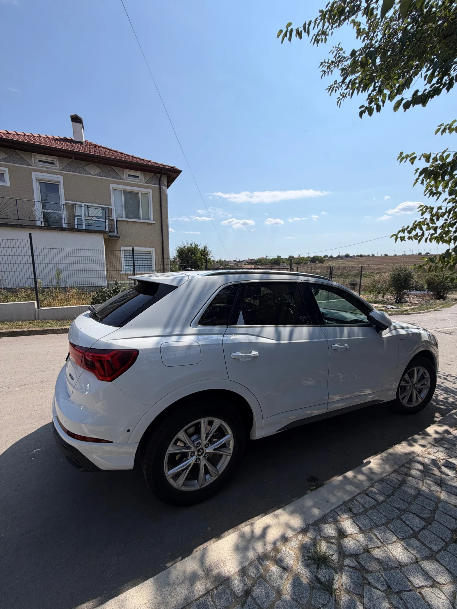 Audi Q3 като чисто нов автомобил 4* 4, снимка 2 - Автомобили и джипове - 55920878