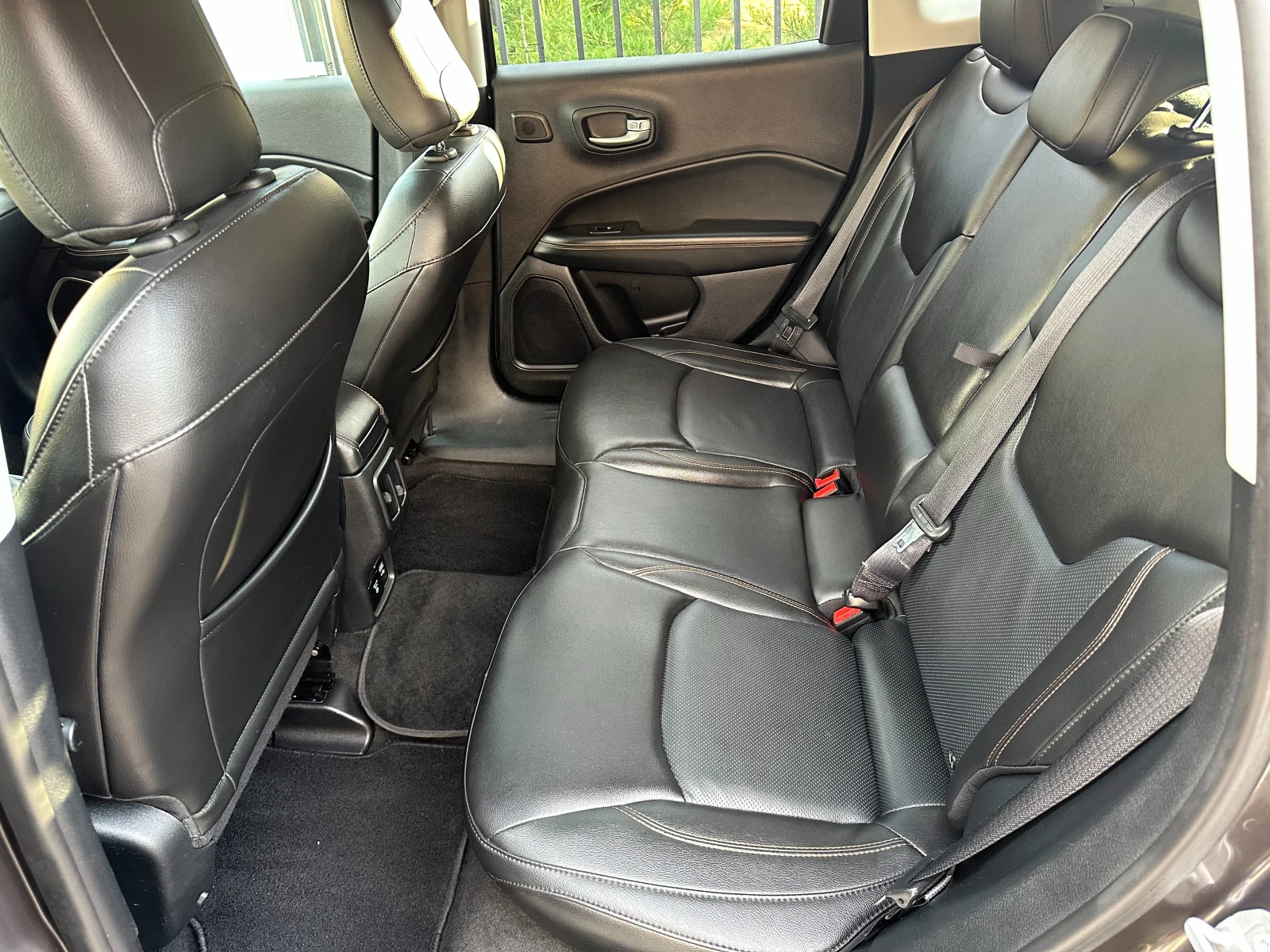 Jeep Compass 2.0D-4X4-170k.s-FULL-DIST-LED-AUTOMAT-NAVI-КОЖА, снимка 9 - Автомобили и джипове - 55955721