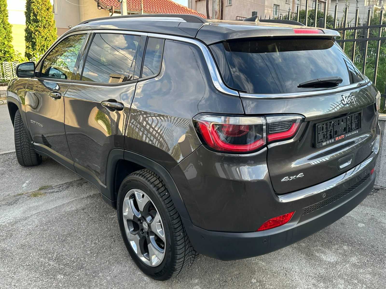 Jeep Compass 2.0D-4X4-170k.s-FULL-DIST-LED-AUTOMAT-NAVI-КОЖА, снимка 4 - Автомобили и джипове - 55955721