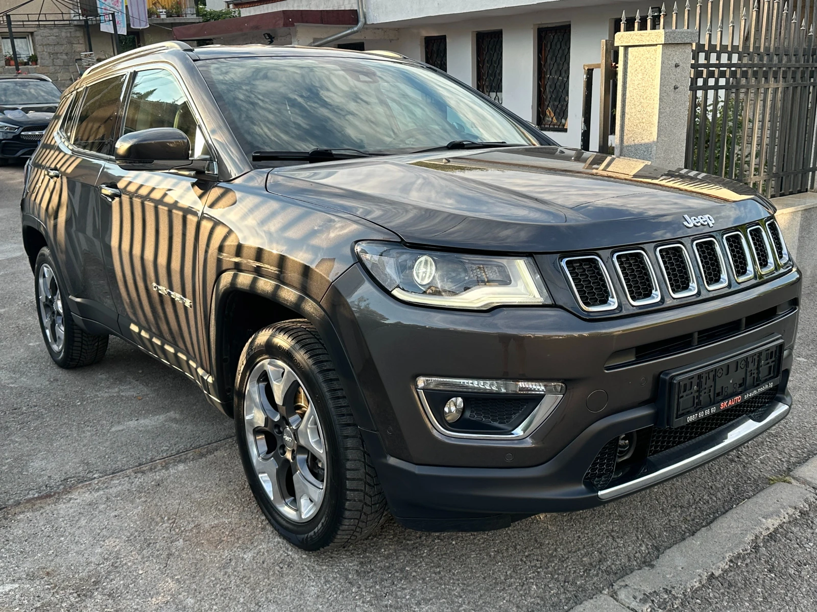 Jeep Compass 2.0D-4X4-170k.s-FULL-DIST-LED-AUTOMAT-NAVI-КОЖА, снимка 3 - Автомобили и джипове - 55955721
