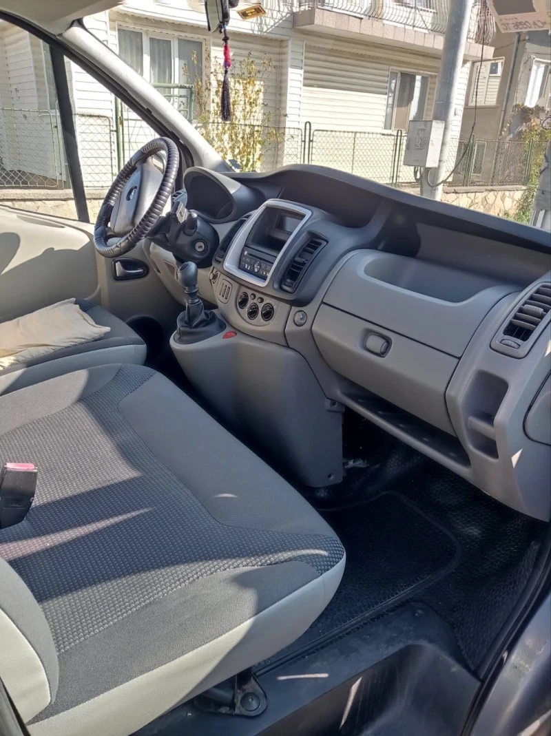 Opel Vivaro 2.0, снимка 13 - Бусове и автобуси - 48005257