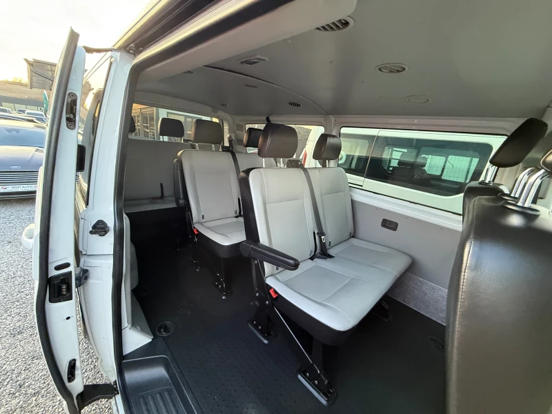 VW Transporter 2.0 TDI * АВТОМАТИК* 9 МЕСТ!, снимка 13 - Бусове и автобуси - 52824371
