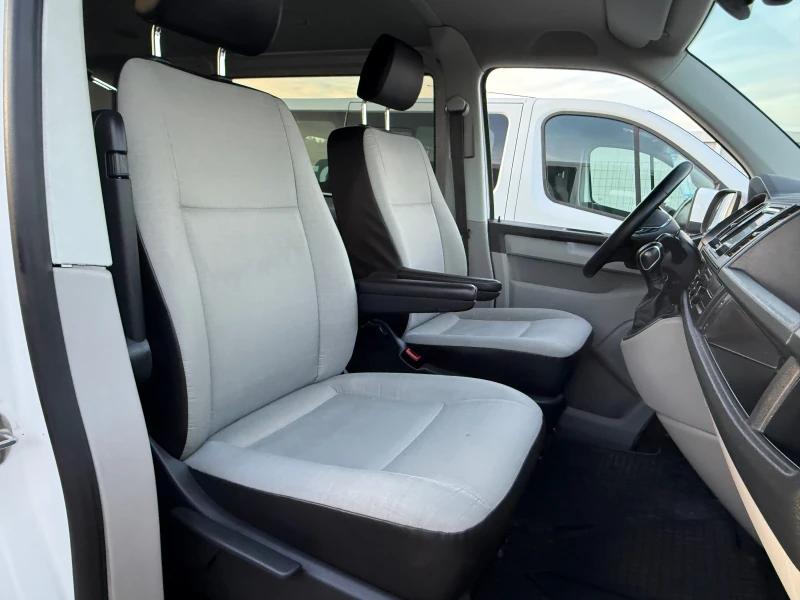 VW Transporter 2.0 TDI * АВТОМАТИК* 9 МЕСТ!, снимка 11 - Бусове и автобуси - 52824371