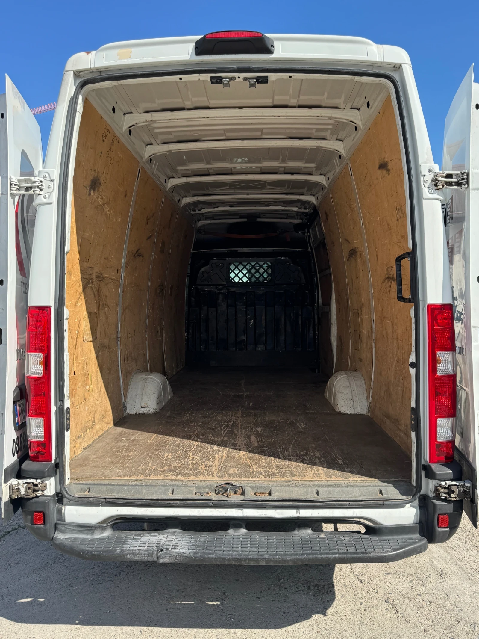 Iveco Daily 2, 3 Климатроник , снимка 3 - Бусове и автобуси - 54946766
