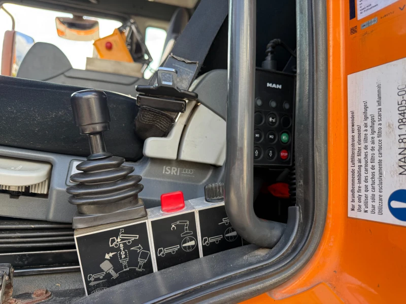 Man Tga 18.350 23000кг 4х4 Самосвал с кран Климатик 4.20м , снимка 16 - Камиони - 52078117