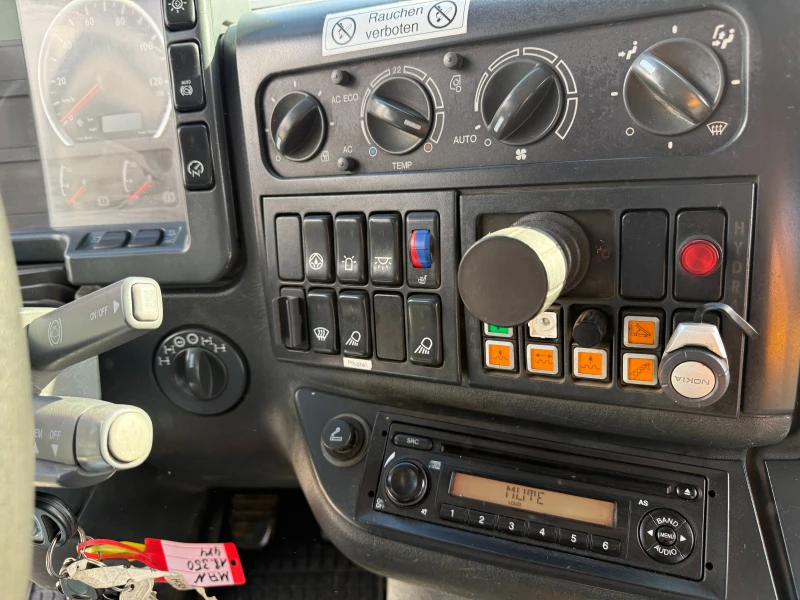 Man Tga 18.350 23000кг 4х4 Самосвал с кран Климатик 4.20м , снимка 12 - Камиони - 52078117