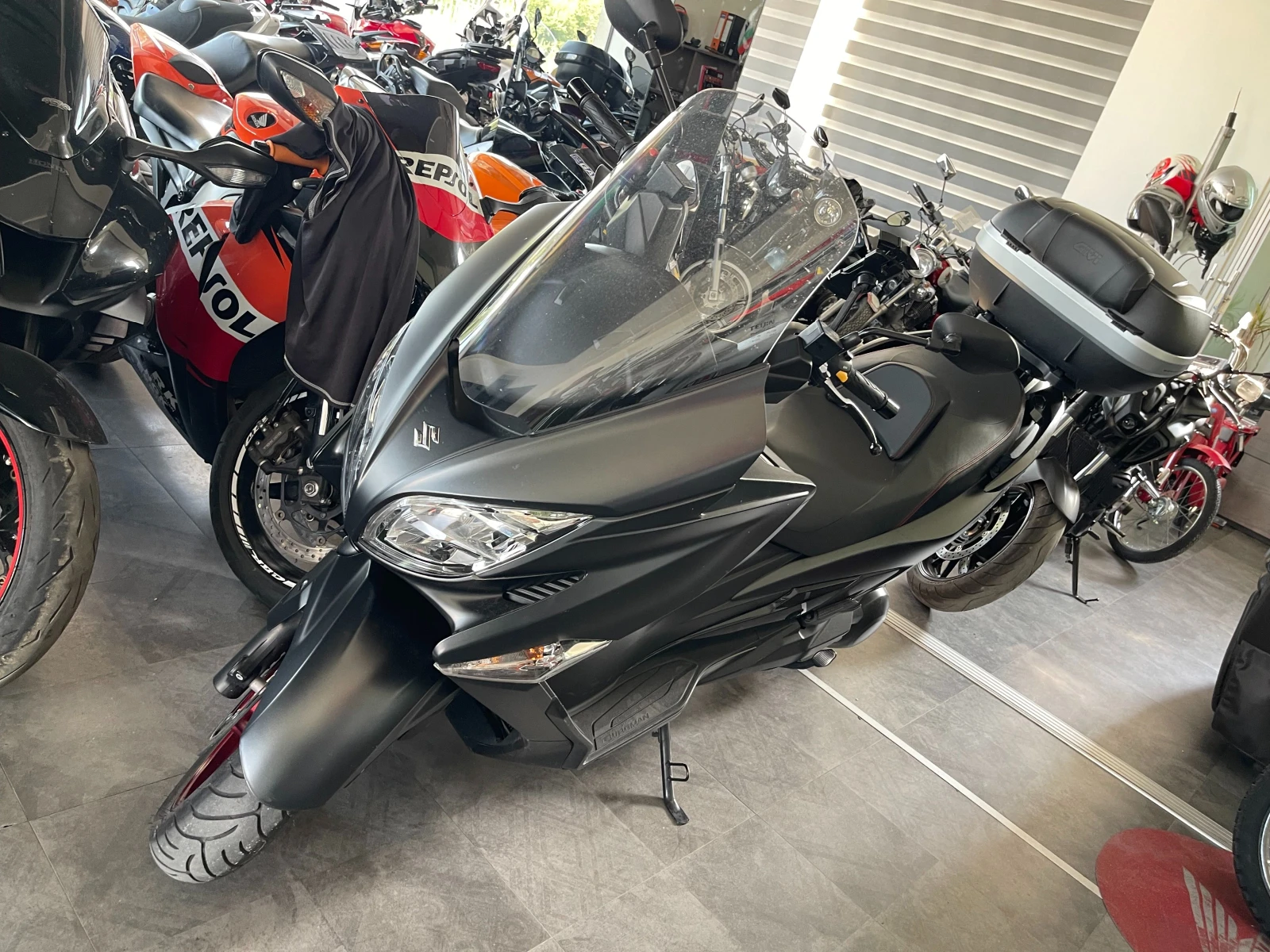 Suzuki Burgman 400 - изображение 7