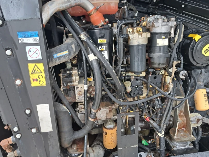 Телескопичен товарач Caterpillar TH407C, снимка 11 - Селскостопанска техника - 52815927