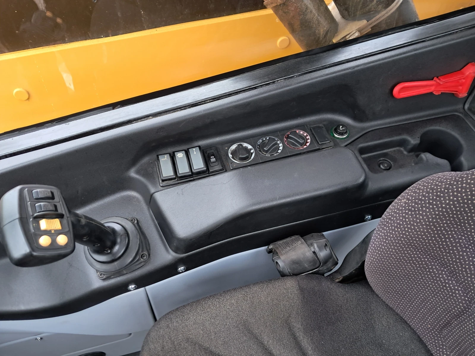 ������������ ������� Caterpillar TH407C | Mobile.bg � ����������� 13