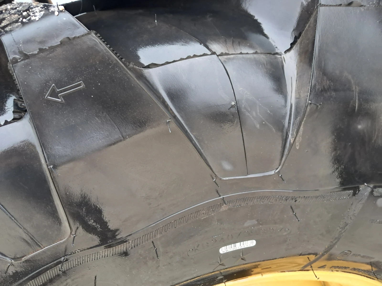 Телескопичен товарач Caterpillar TH407C - изображение 8