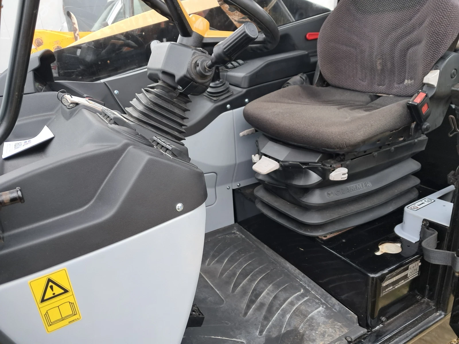 ������������ ������� Caterpillar TH407C | Mobile.bg � ����������� 12