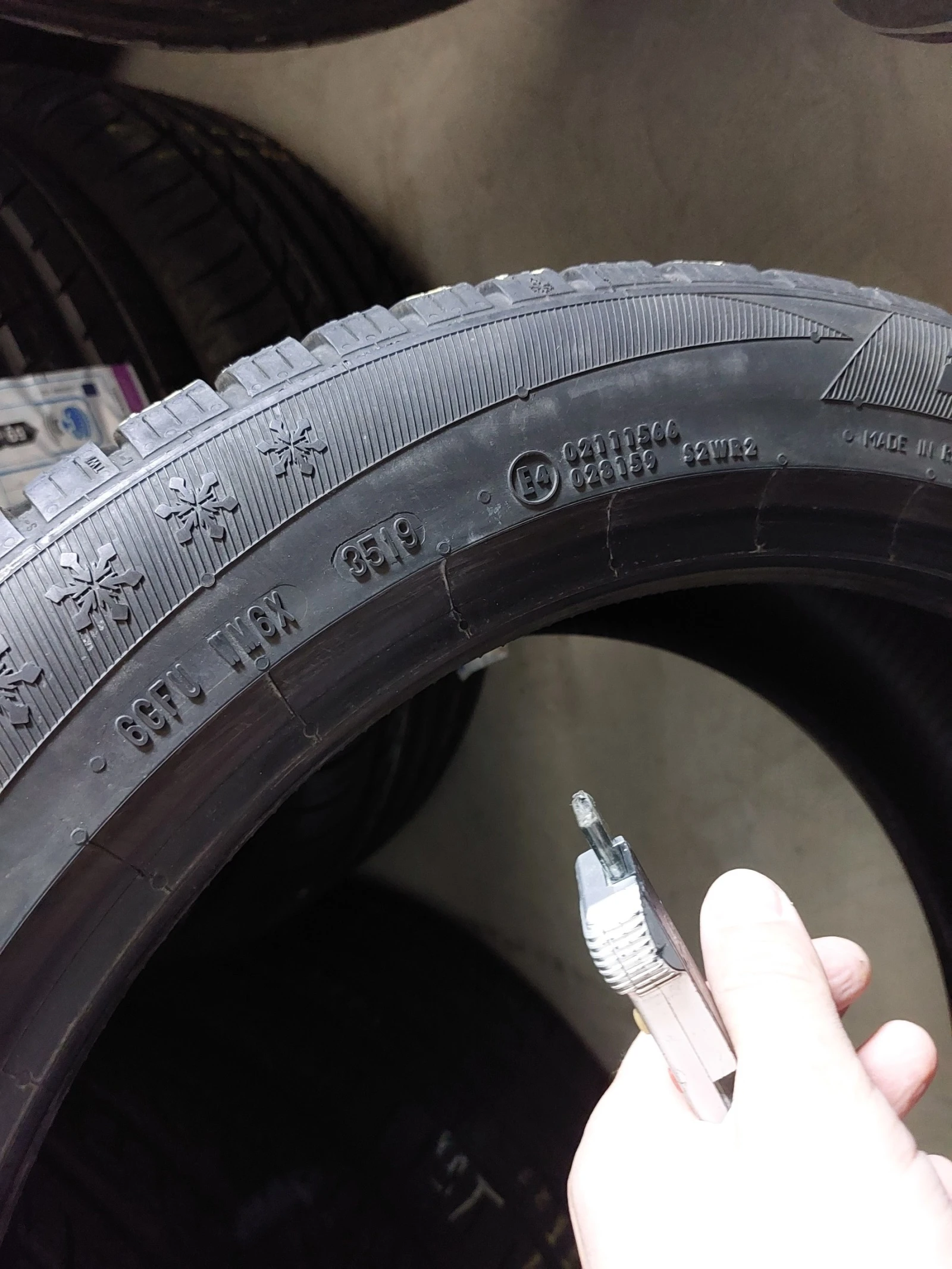 ���� 235/45R18 | Mobile.bg � ����������� 7