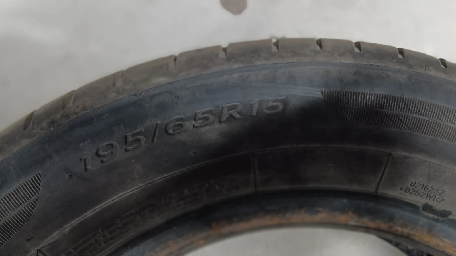 Гуми Летни 195/65R15, снимка 4 - Гуми и джанти - 54269330