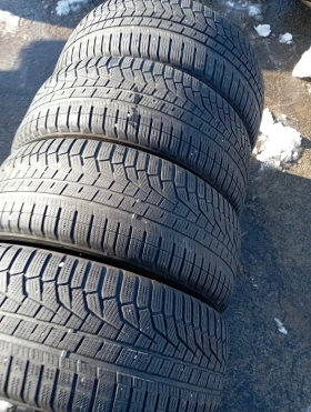 Гуми Зимни 225/45R18, снимка 3 - Гуми и джанти - 48712930