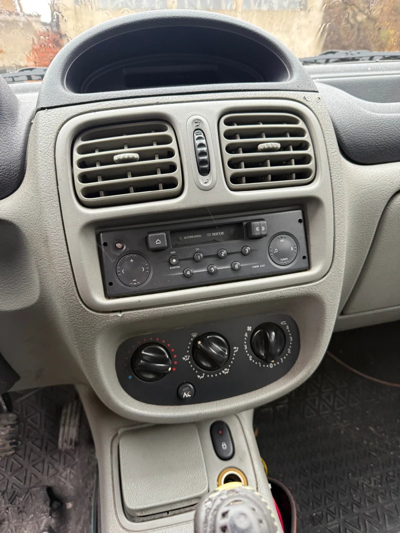Renault Clio, снимка 7 - Автомобили и джипове - 52483704