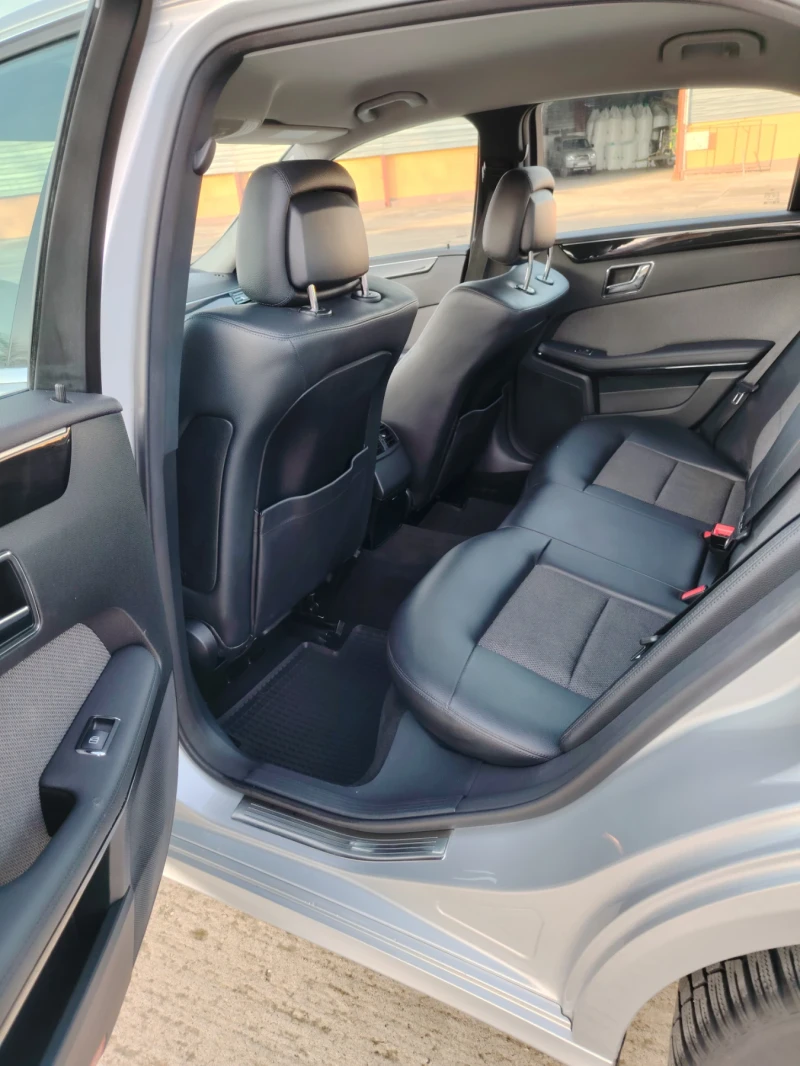 Mercedes-Benz E 220, снимка 14 - Автомобили и джипове - 52710951