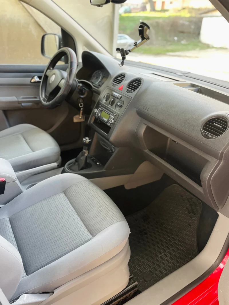 VW Caddy 1.4i, снимка 11 - Автомобили и джипове - 53528311
