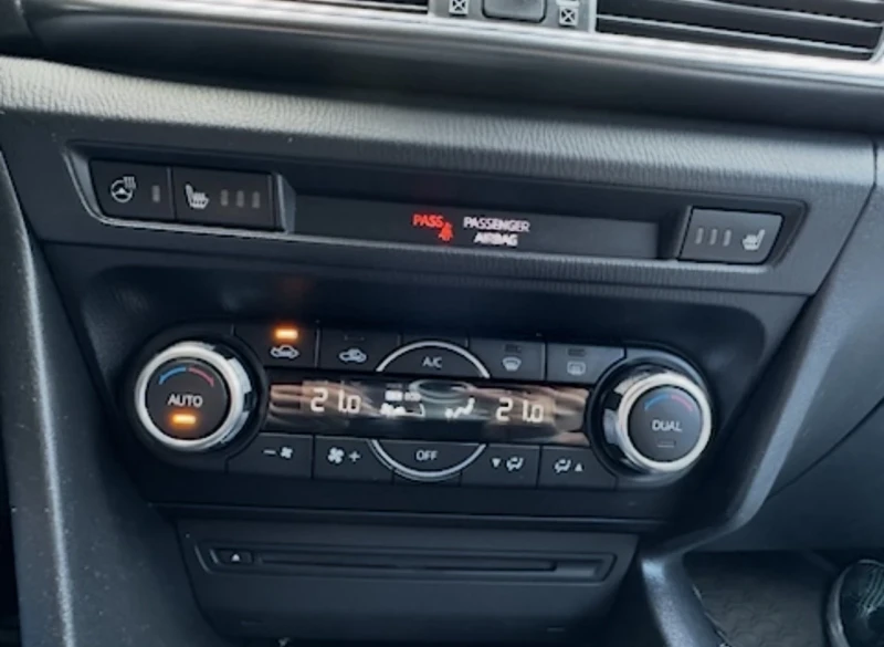 Mazda 3 2.2 SKYACTIVE/ HEAD UP, снимка 5 - Автомобили и джипове - 53153896