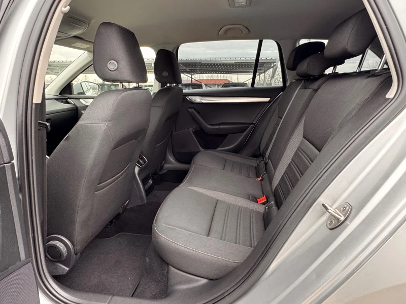 Skoda Octavia 1.6TDI АВТОМАТ ИТАЛИЯ, снимка 7 - Автомобили и джипове - 53399749