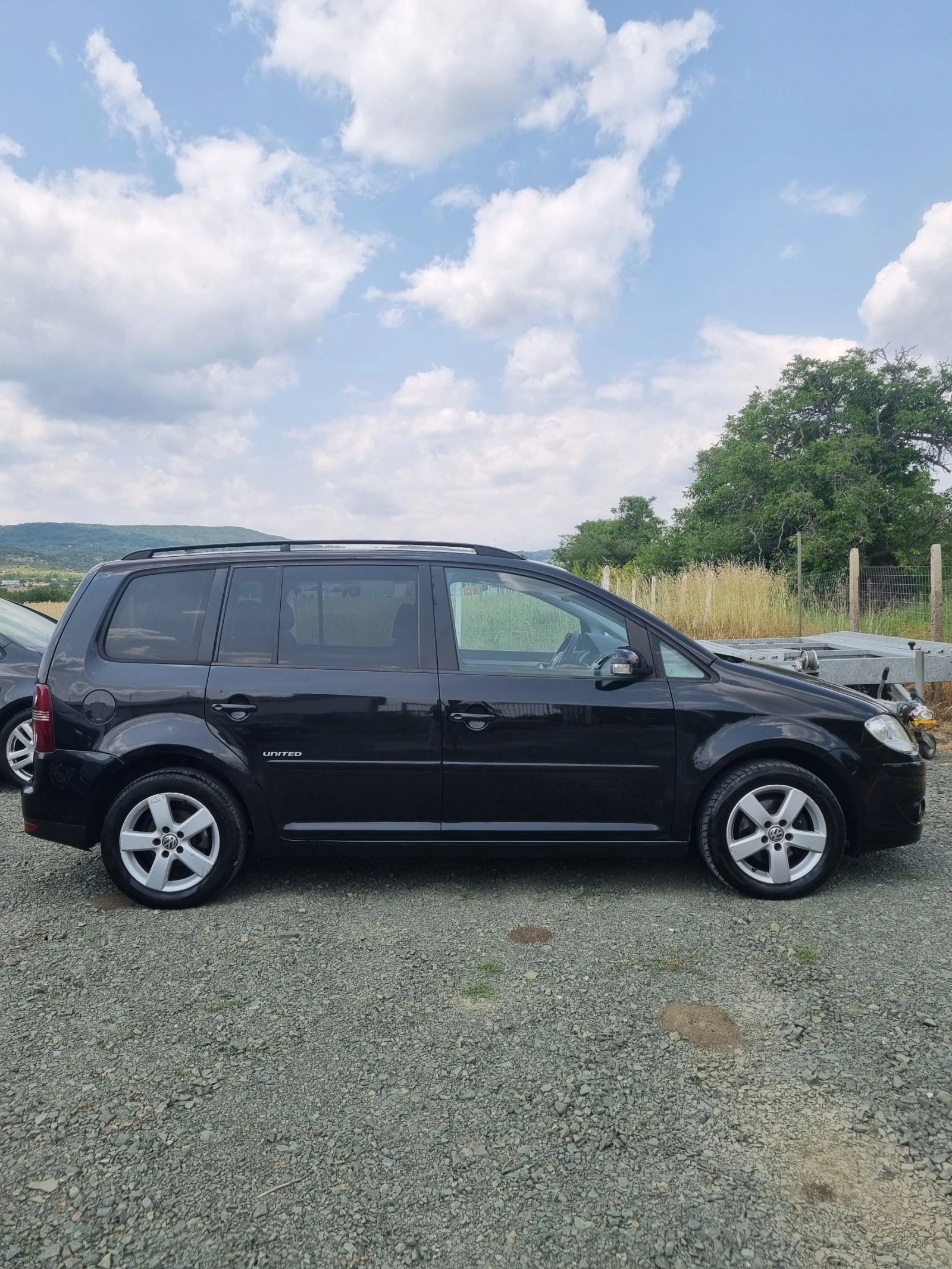 VW Touran 1.9tdi 105к.с United 2008г. - изображение 4