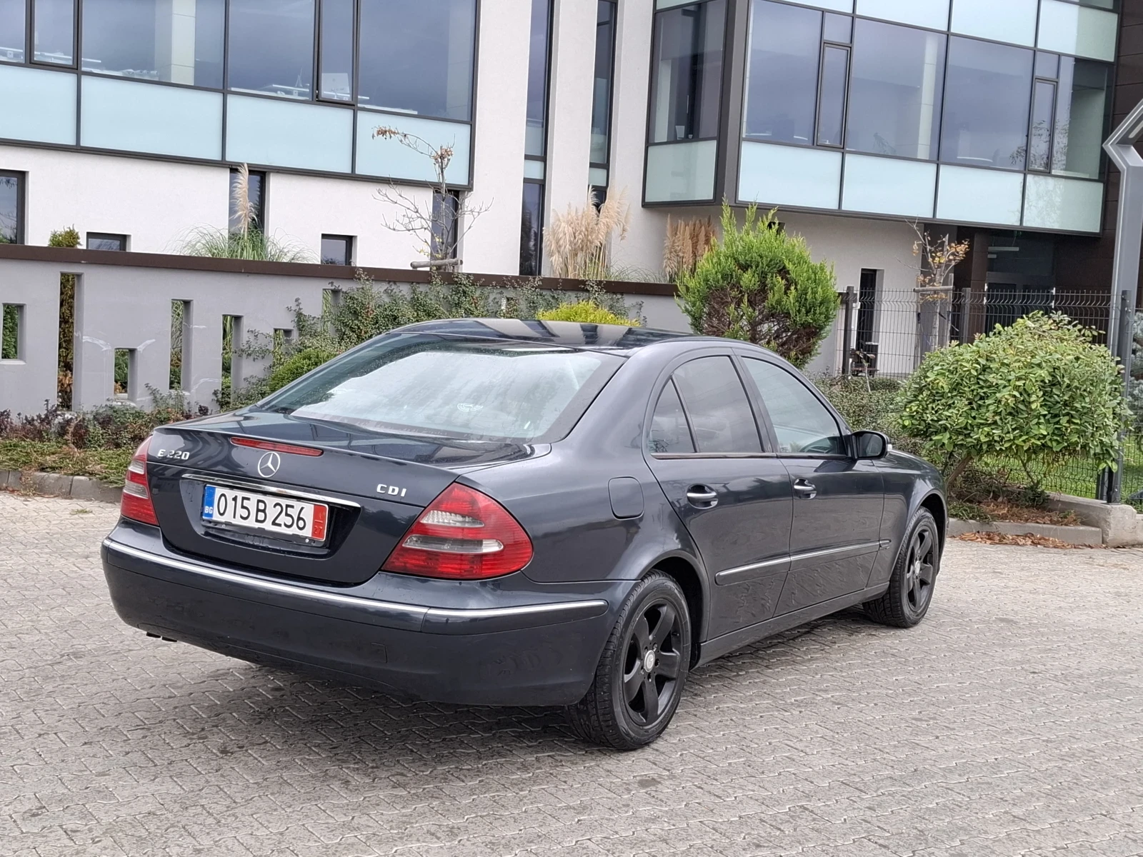 Mercedes-Benz E 220 2.2CDI* (150кс)* HОВ ВНОС* *  - изображение 4