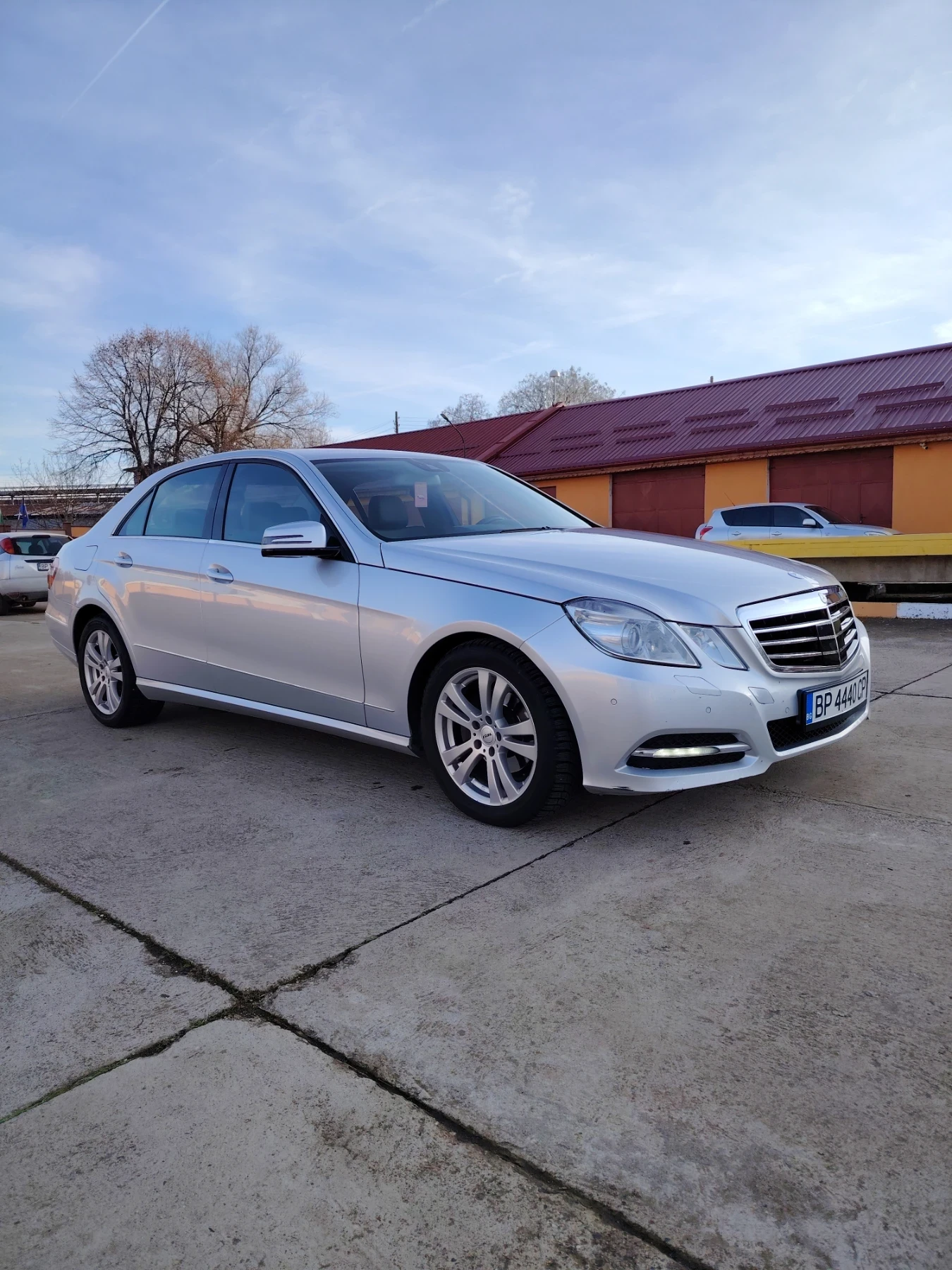 Mercedes-Benz E 220  - изображение 5