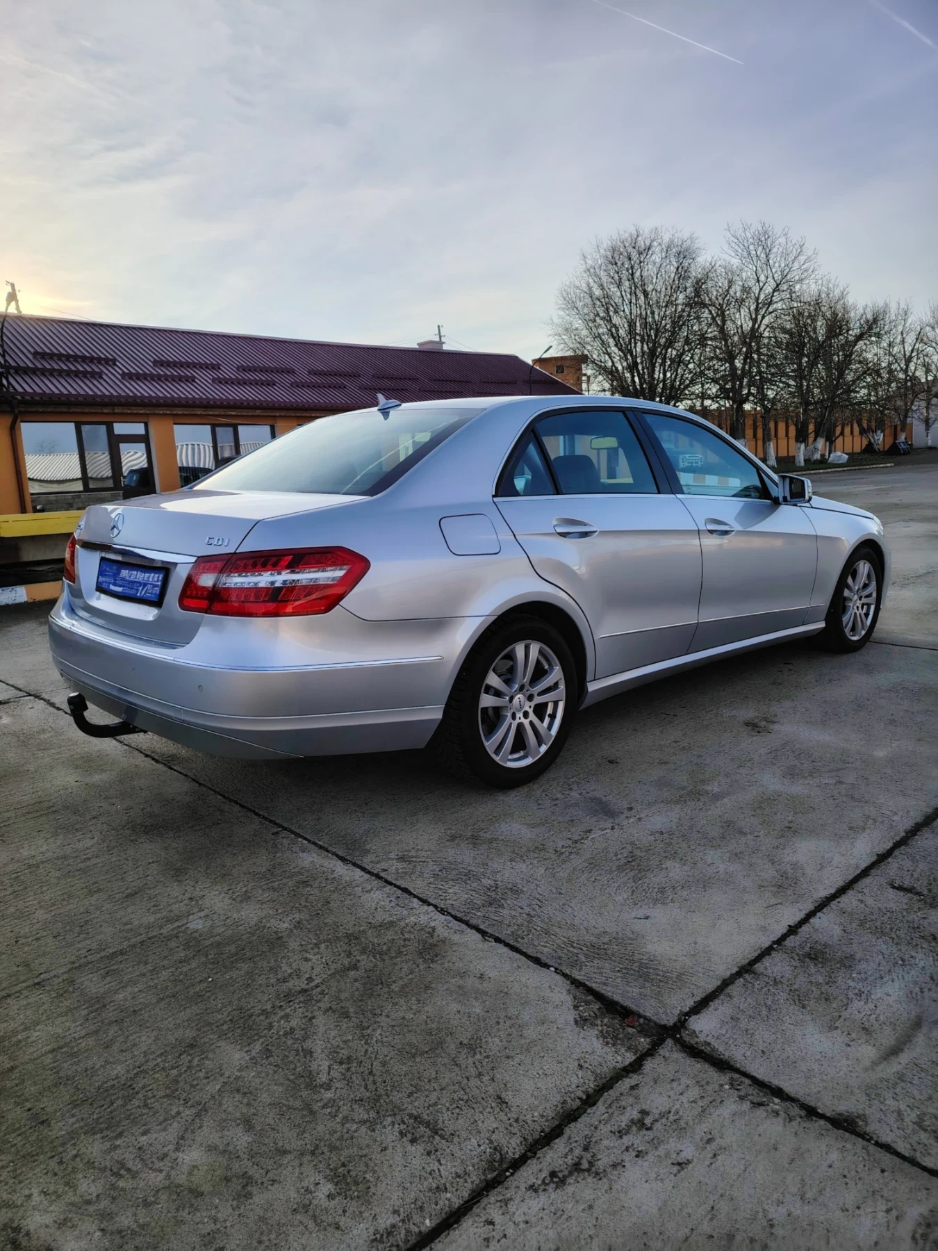 Mercedes-Benz E 220  - изображение 9