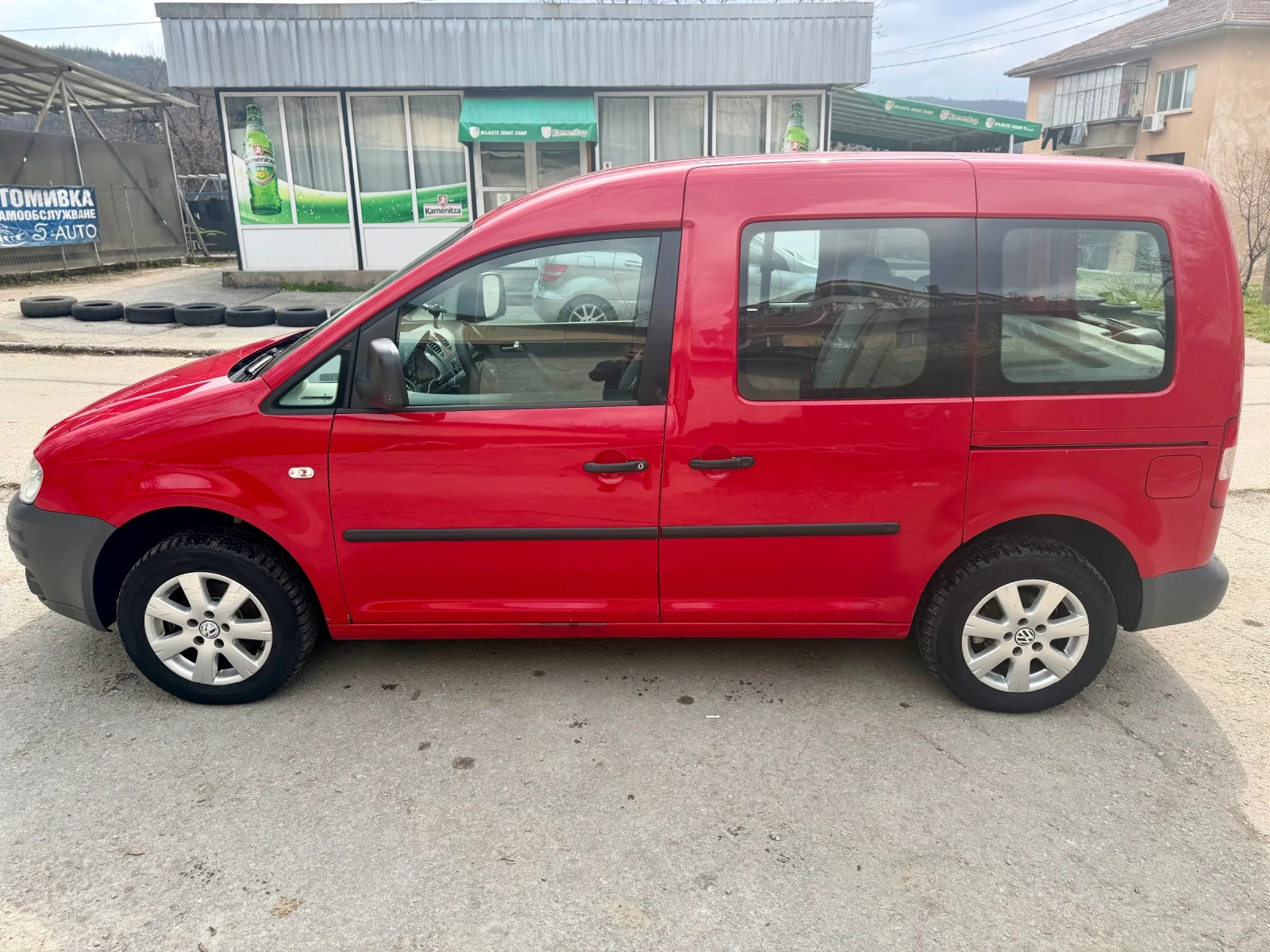 VW Caddy 1.4i, снимка 4 - Автомобили и джипове - 54432304