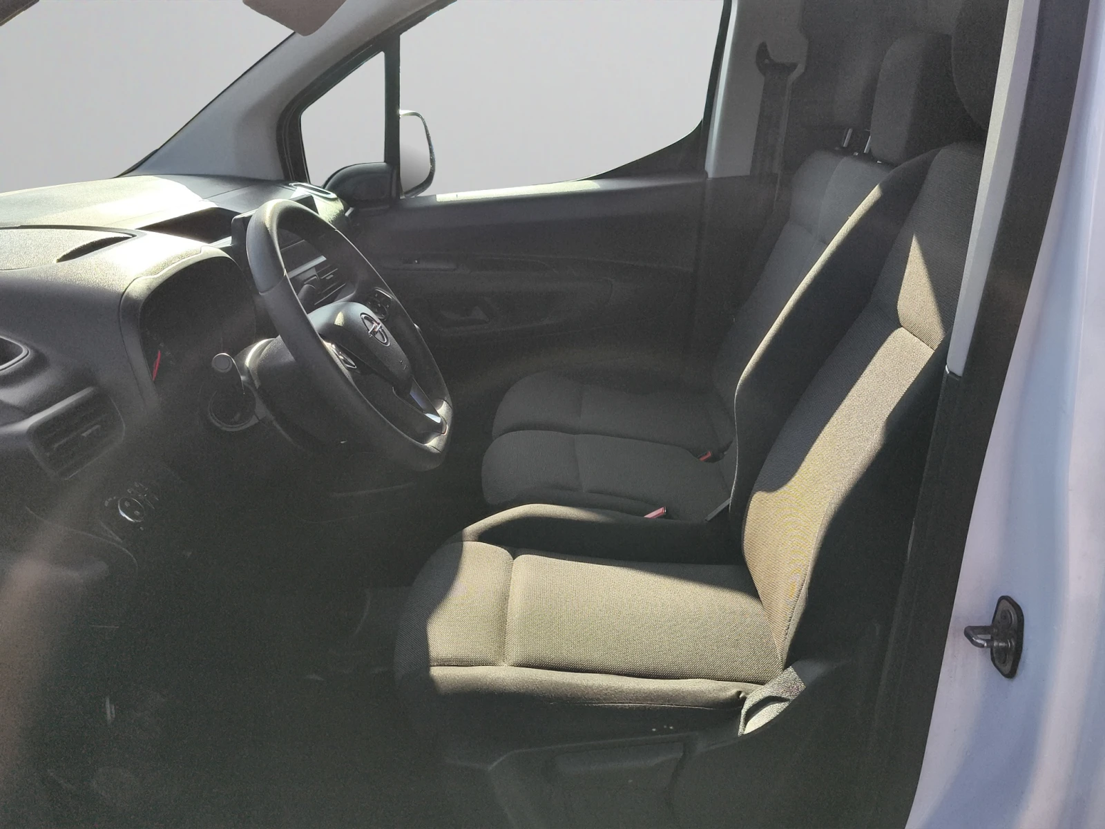 Opel Combo CARGO 1.5D 76hp MT5 N1 E6 // 1907R19 | Mobile.bg � ����������� 11