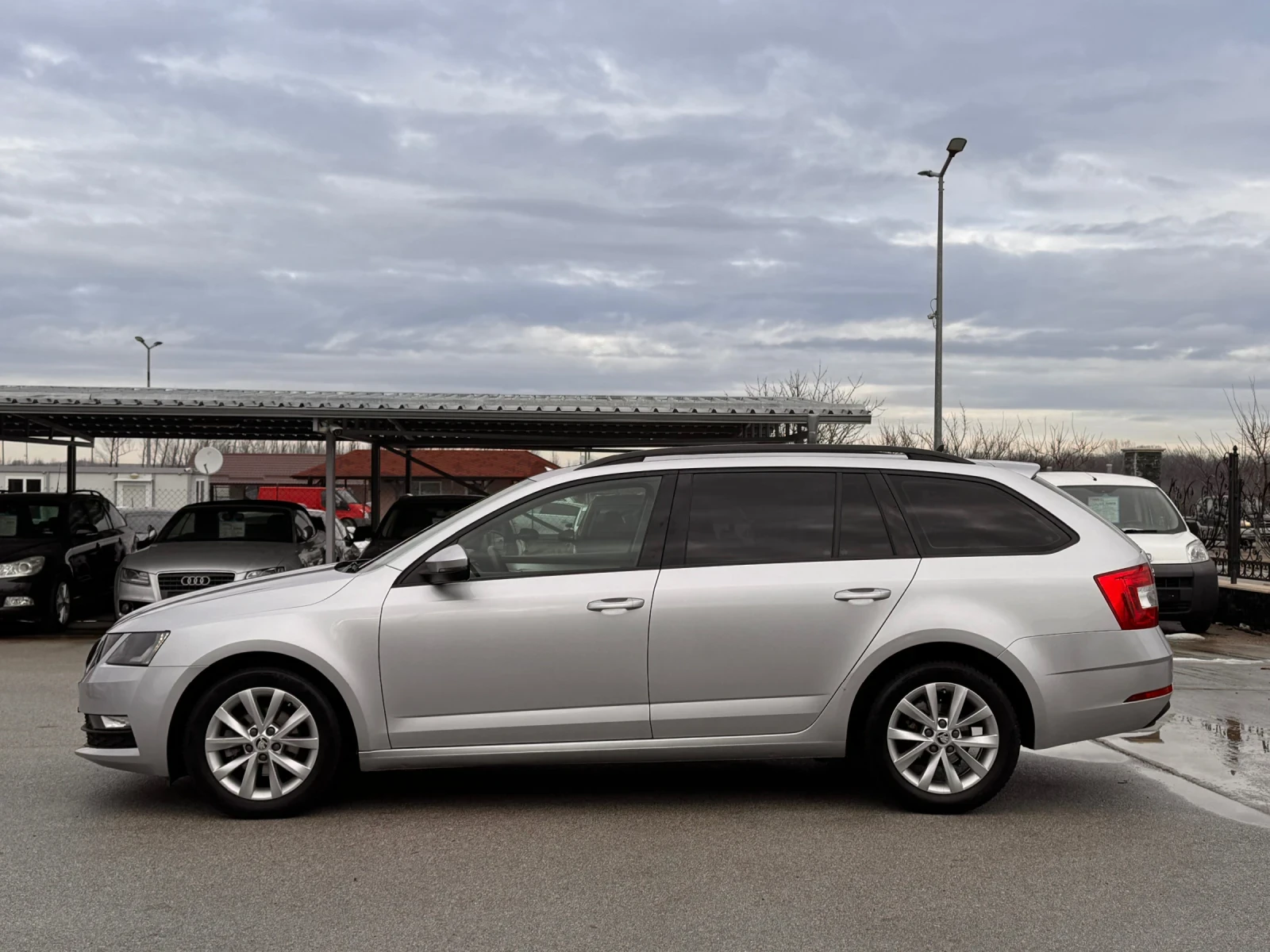 Skoda Octavia 1.6TDI АВТОМАТ ИТАЛИЯ - изображение 2