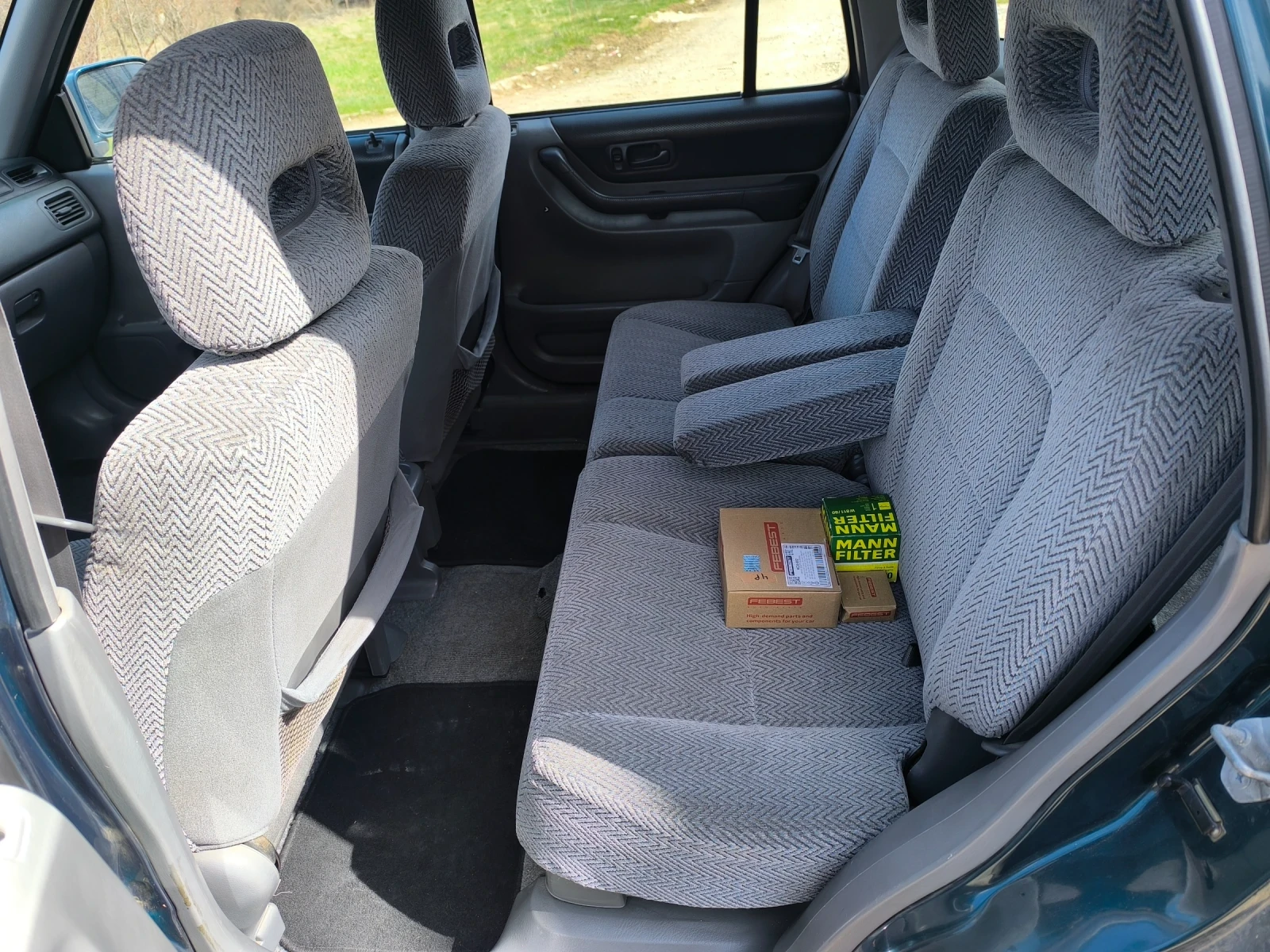 Honda Cr-v 2.0/Газ Автомат, снимка 4 - Автомобили и джипове - 53765323