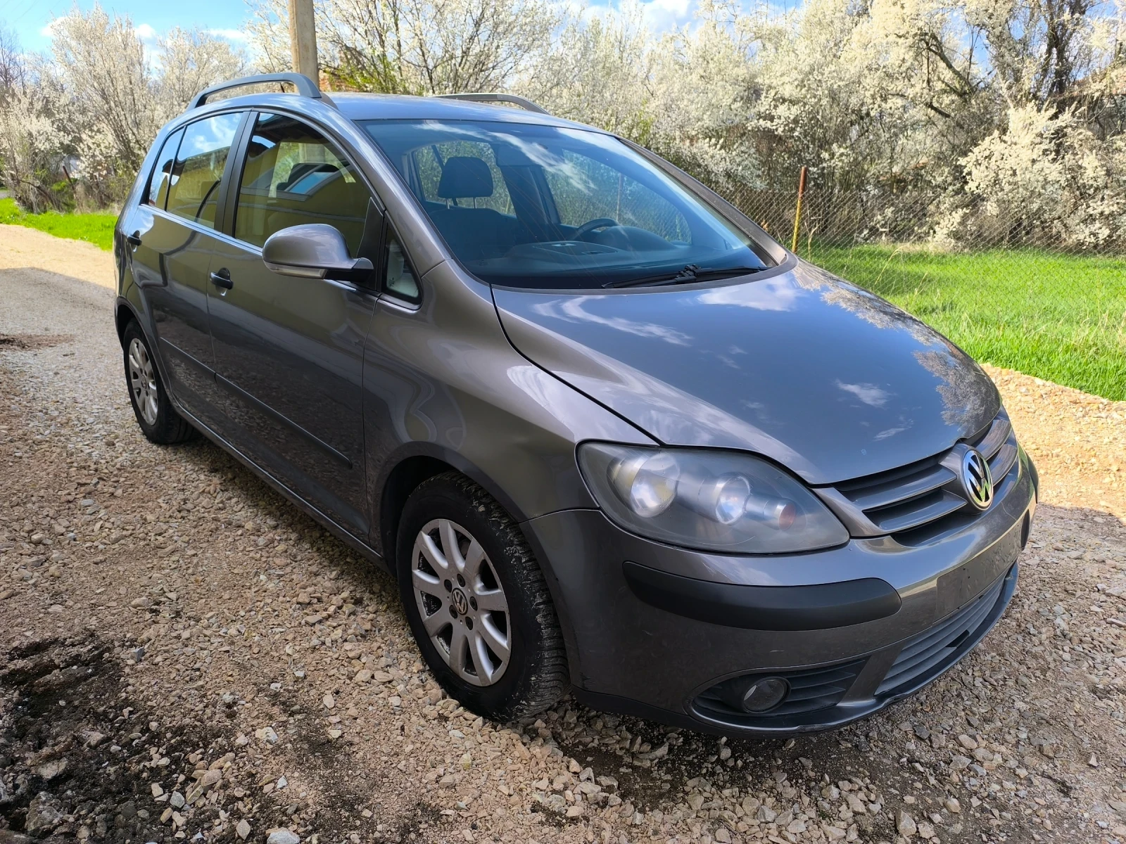 VW Golf Plus 1.6 / LPG /, снимка 8 - Автомобили и джипове - 54165474