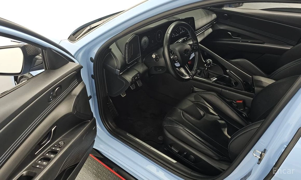 Hyundai Elantra, снимка 11 - Автомобили и джипове - 54039822