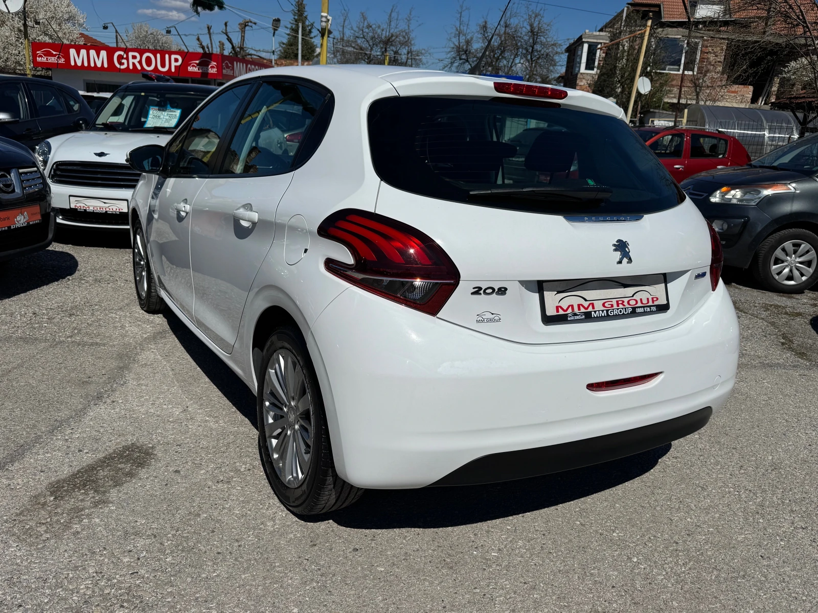 Peugeot 208 1.6 HDI-FACELIFT-ЛИЗИНГ, снимка 3 - Автомобили и джипове - 54113476