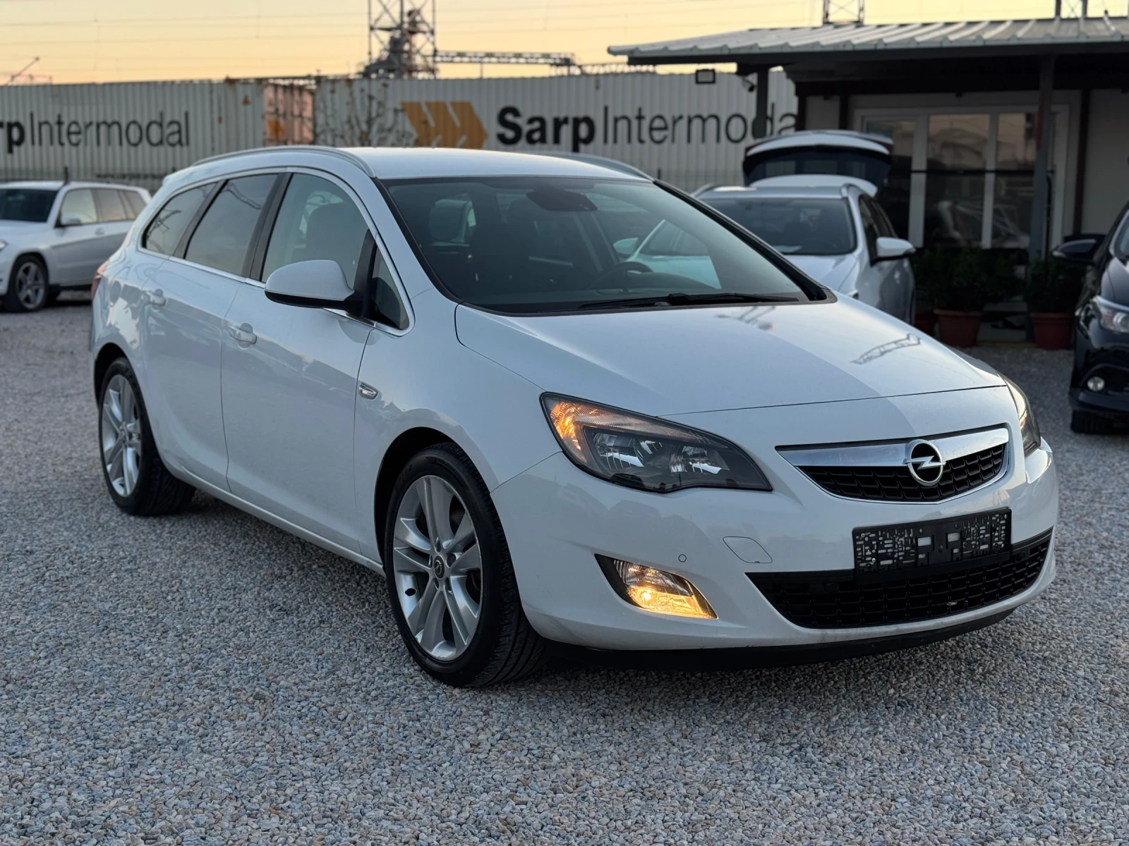 Opel Astra 1.7 CDTI COSMO , снимка 7 - Автомобили и джипове - 54298478