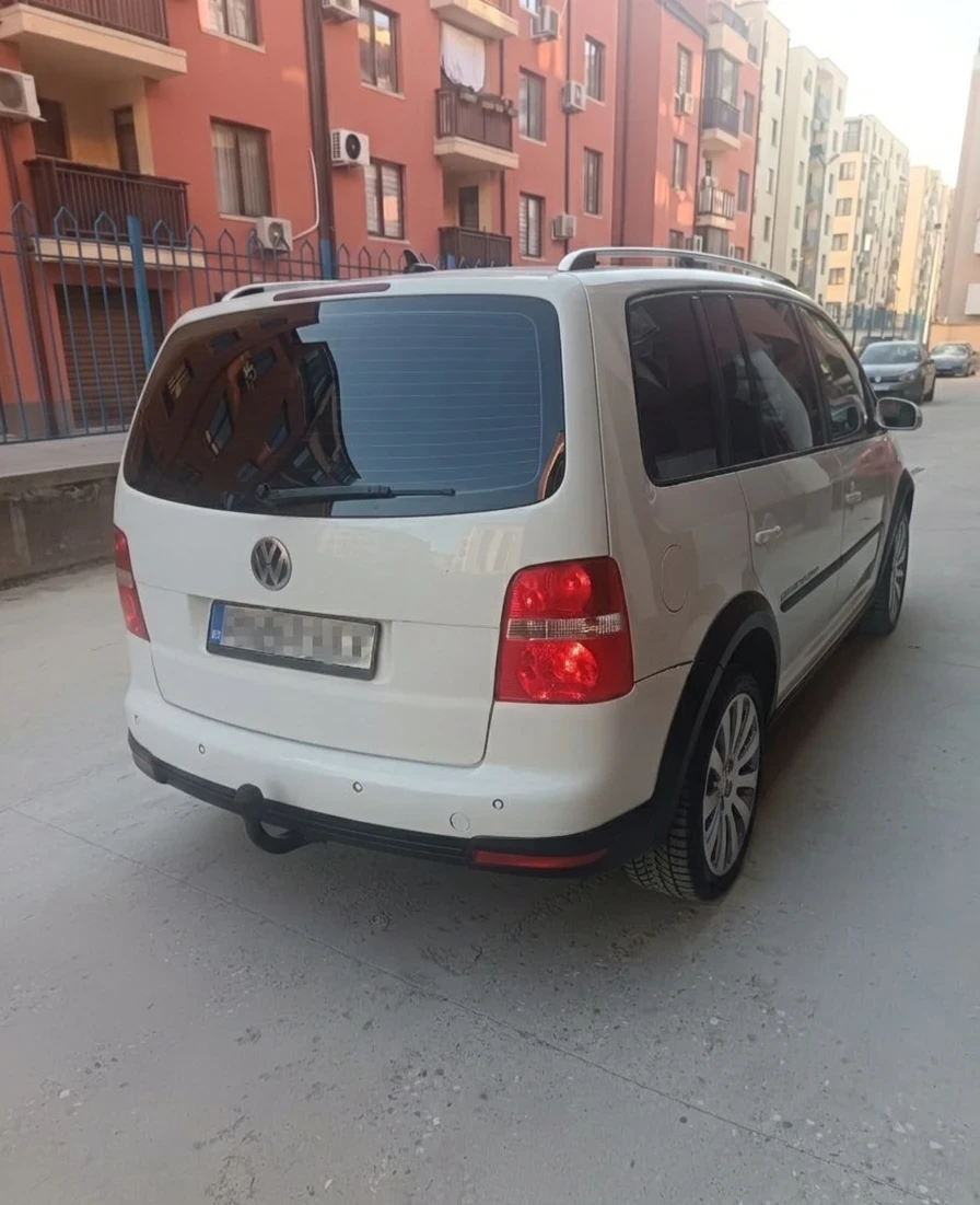 VW Touran Cross 1.9, снимка 4 - Автомобили и джипове - 54520912