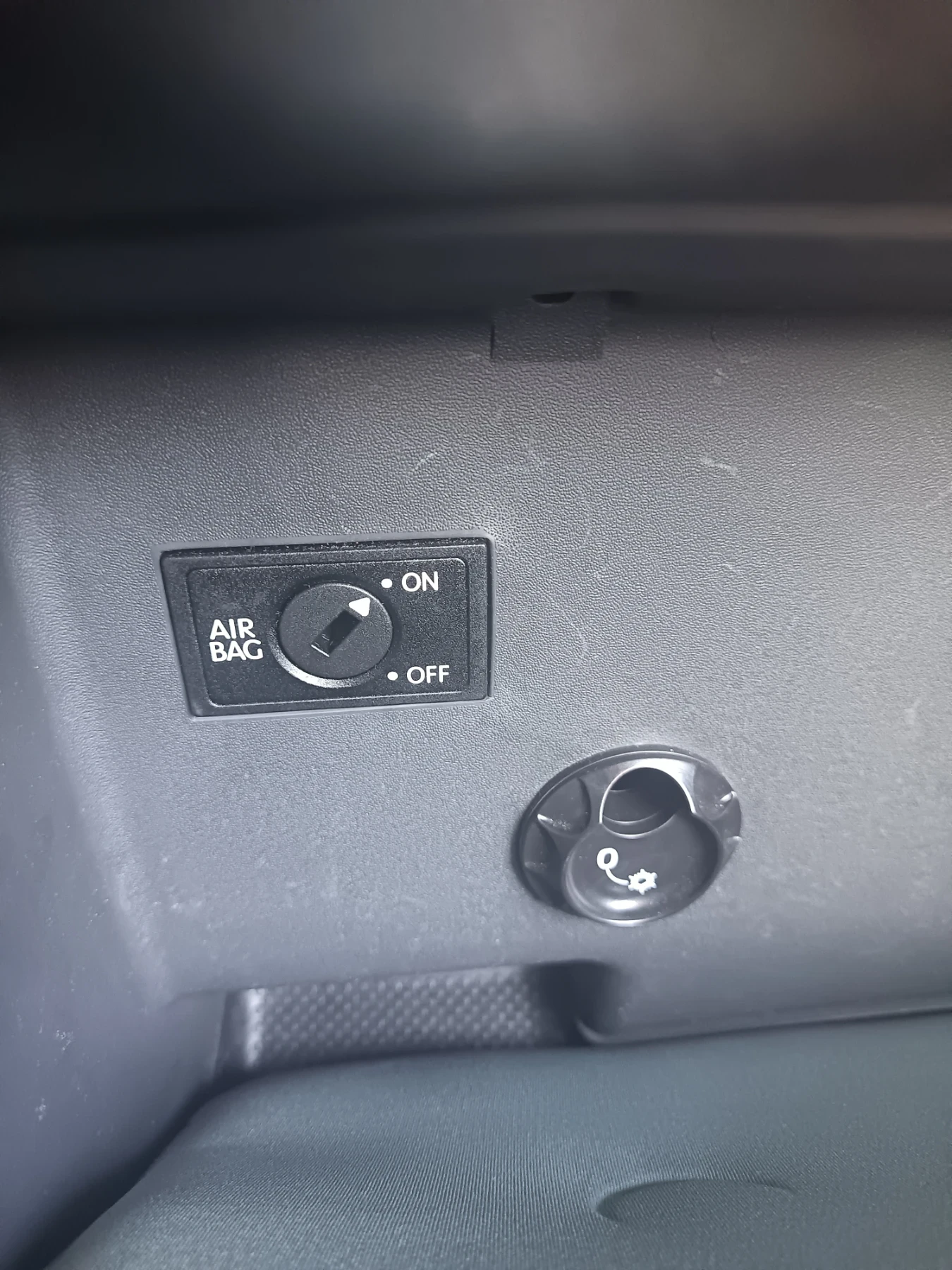 VW Touran Cross 1.9, снимка 9 - Автомобили и джипове - 54520912