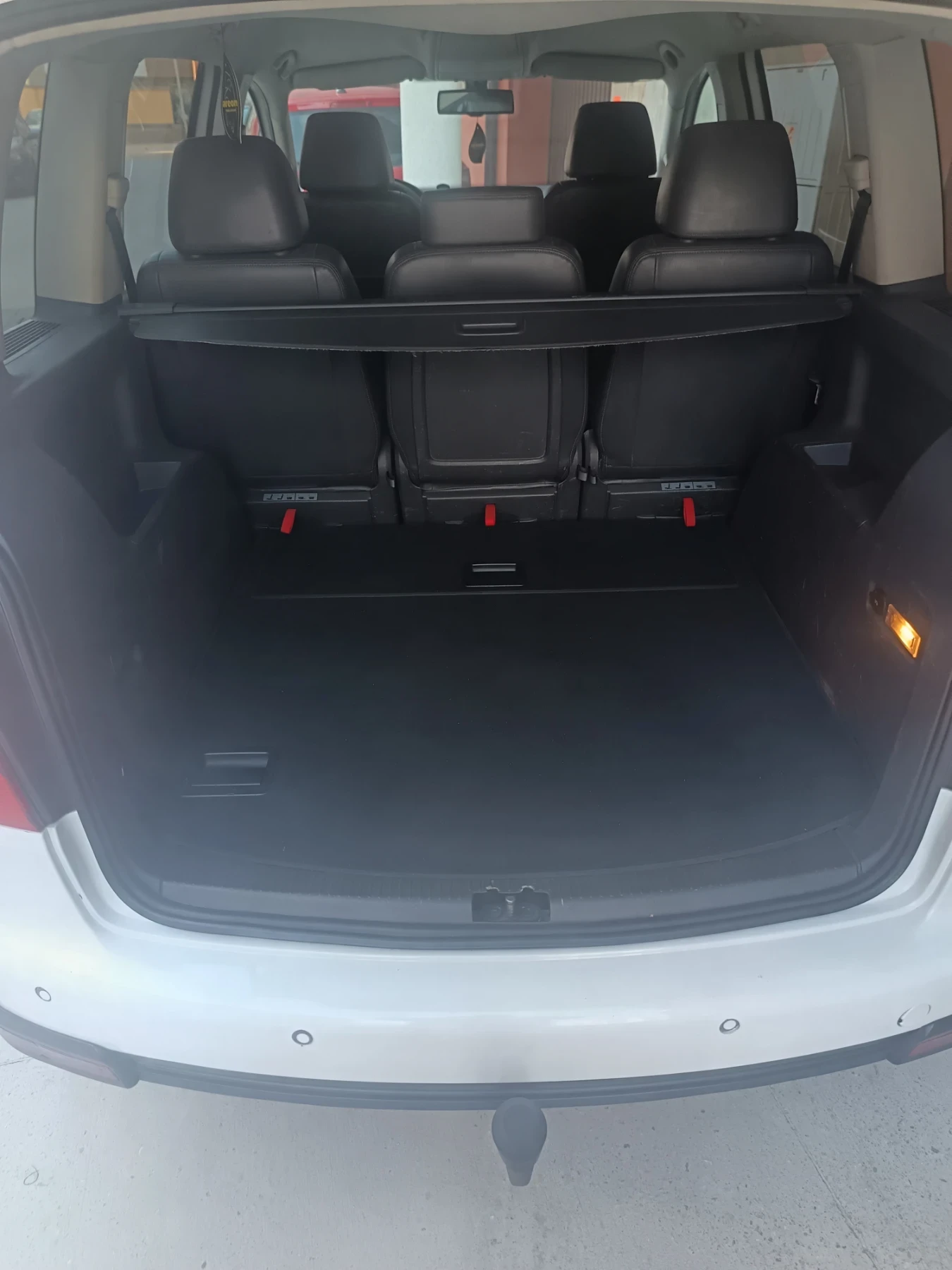 VW Touran Cross 1.9, снимка 12 - Автомобили и джипове - 54520912