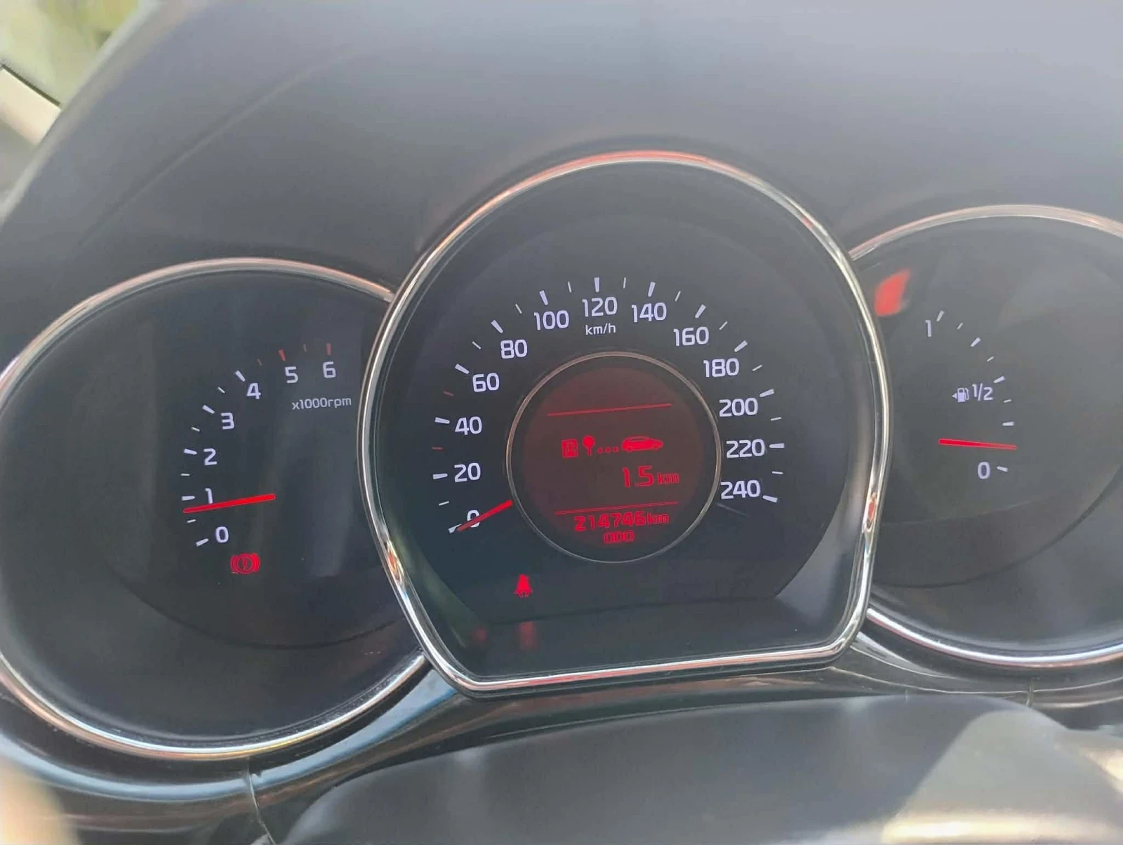 Kia Ceed 1.6 crdi, снимка 9 - Автомобили и джипове - 54608699