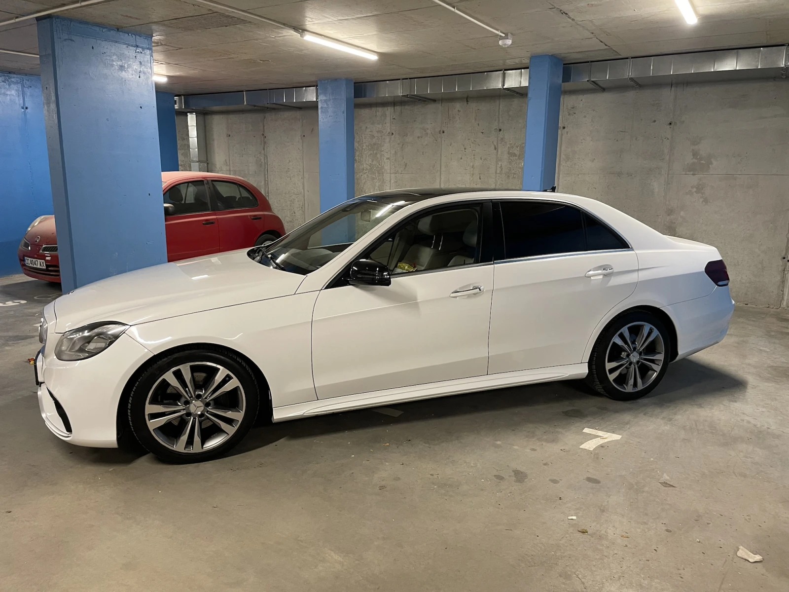Mercedes-Benz E 350 V6 | KEYLESS | BLIND SPOT | NAVI | CAMERA | 302к.с, снимка 3 - Автомобили и джипове - 54945185