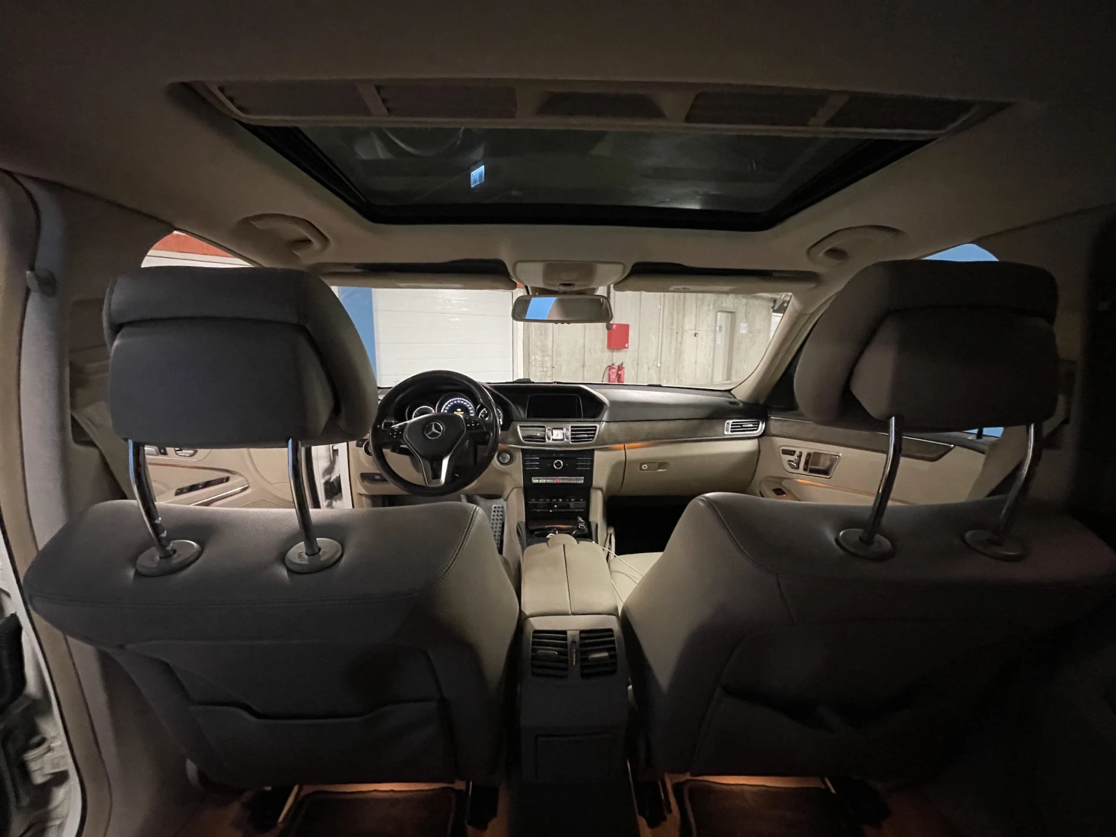 Mercedes-Benz E 350 V6 | KEYLESS | BLIND SPOT | NAVI | CAMERA | 302к.с, снимка 13 - Автомобили и джипове - 54945185