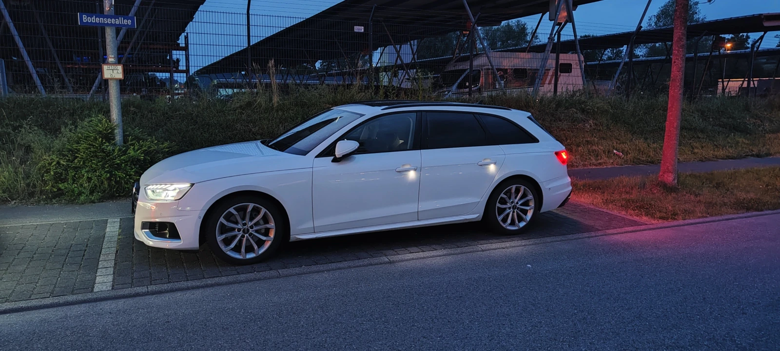 Audi A4 Avant 40TDI Quattro, снимка 9 - Автомобили и джипове - 55081517