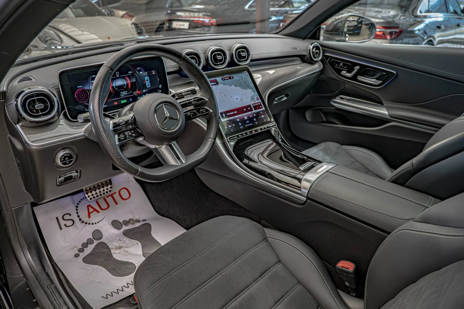 Mercedes-Benz CLE 300 Plug in Hybrid/AMG Line/Ambient/Подгрев/Memory/MBU, снимка 7 - Автомобили и джипове - 55191041