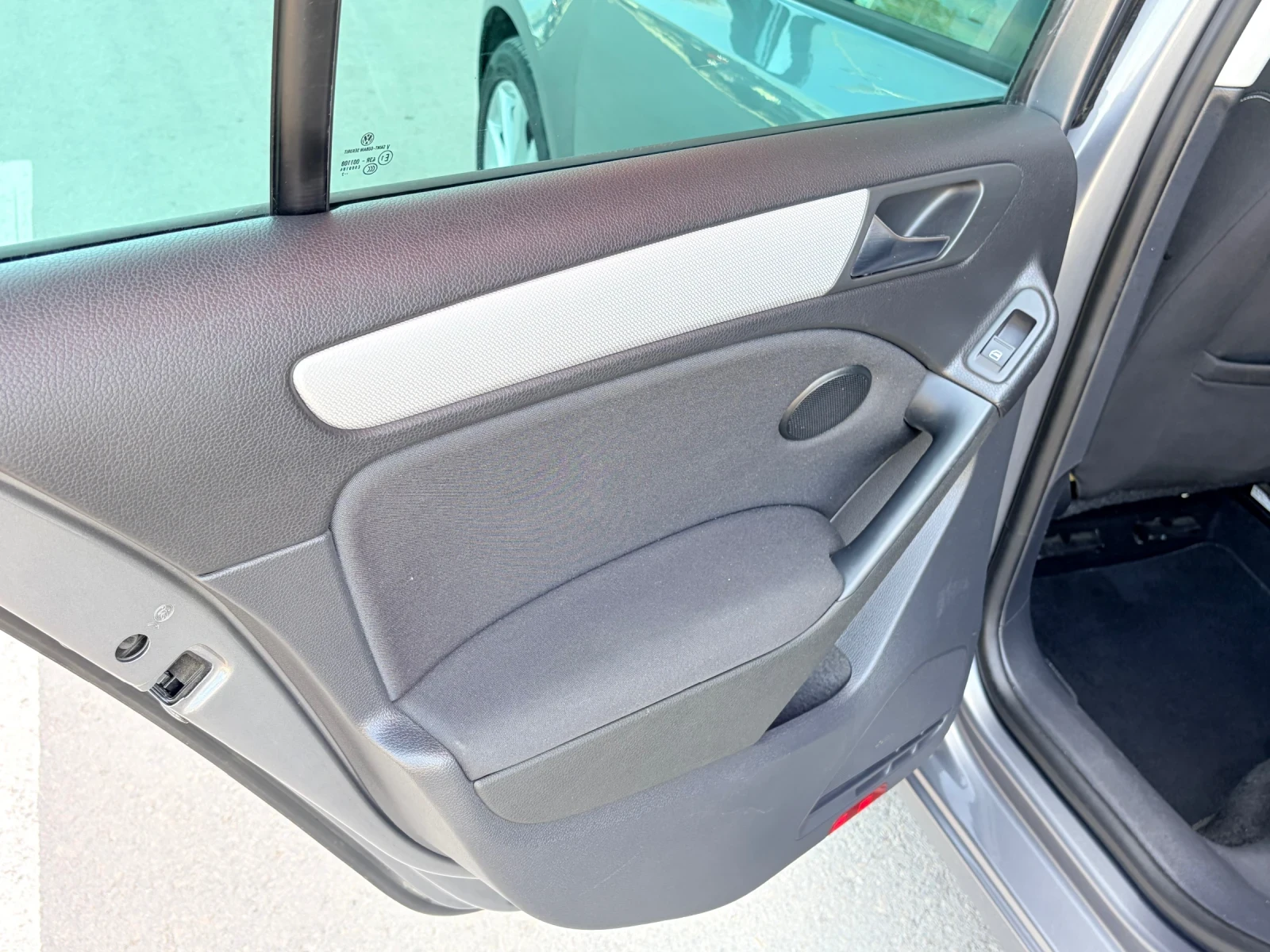 VW Golf, снимка 12 - Автомобили и джипове - 55999094