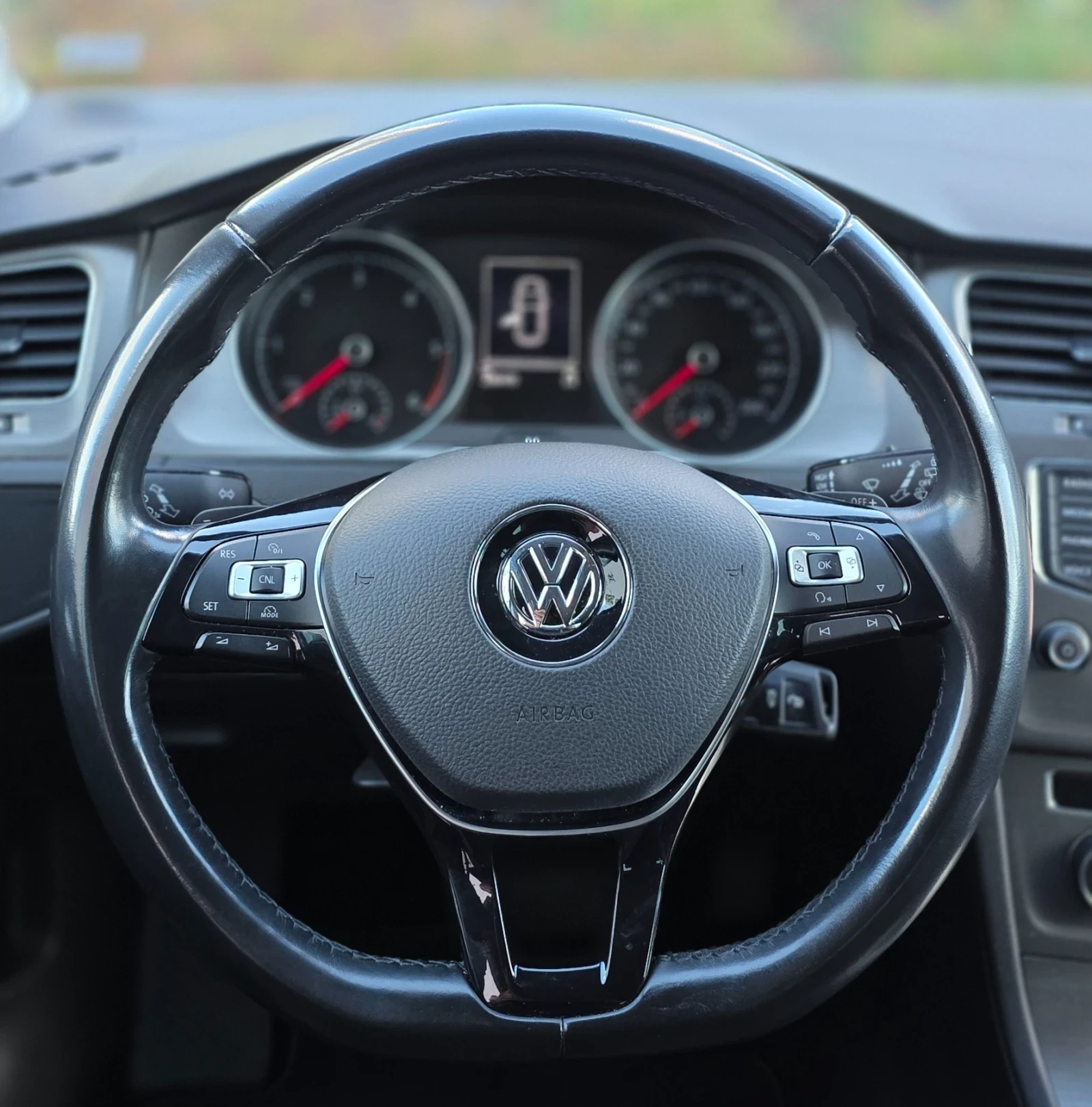 VW Golf 1.6tdi DSG/ Би Ксенон/Кожа/Печка/Навигация, снимка 11 - Автомобили и джипове - 56258942
