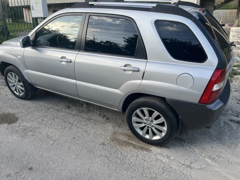 Kia Sportage, снимка 2 - Автомобили и джипове - 47318454